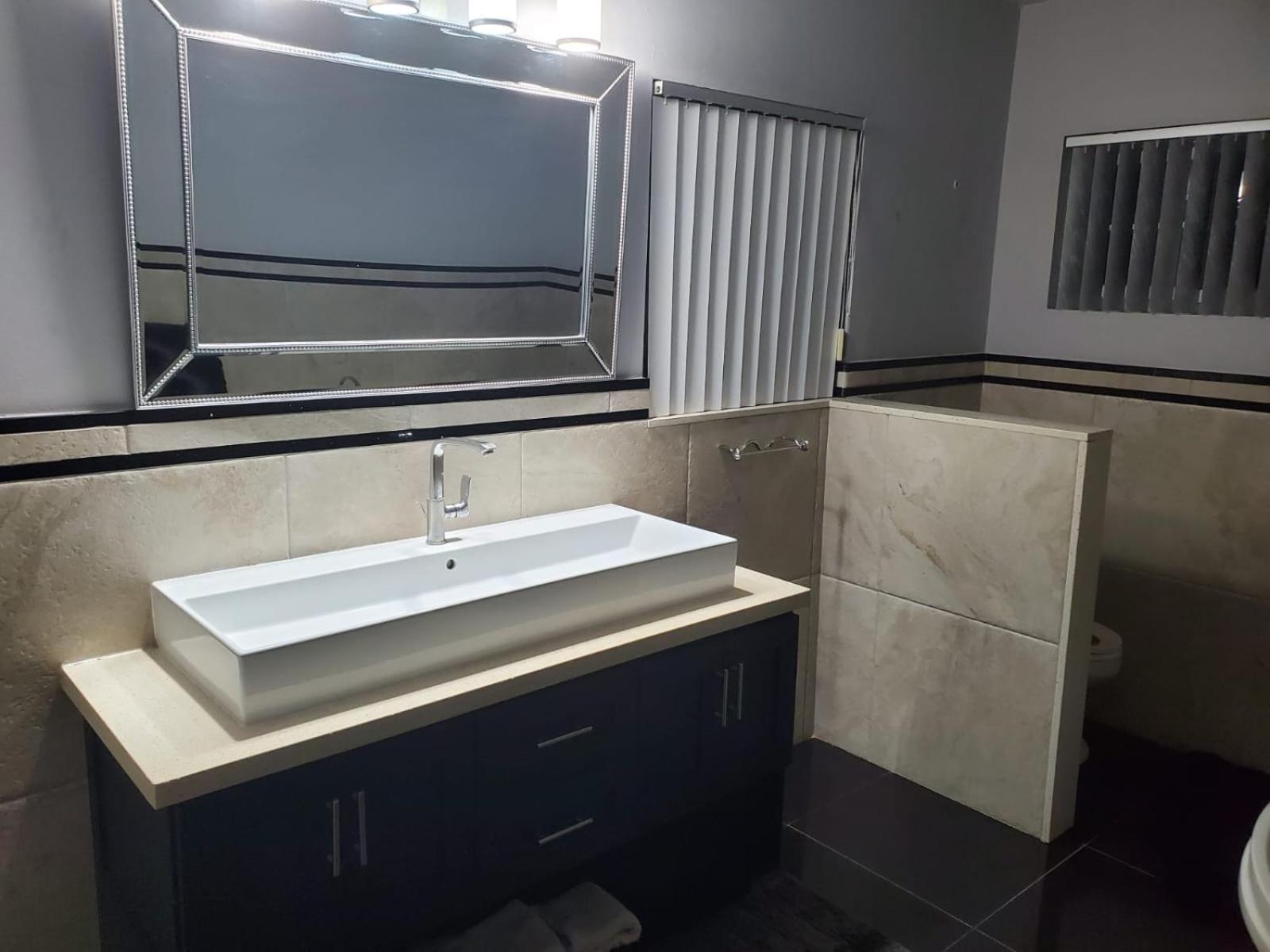 The Palms- Caribbean Estates -10 Minutes From The Beach- Gated Community Portmore Ngoại thất bức ảnh