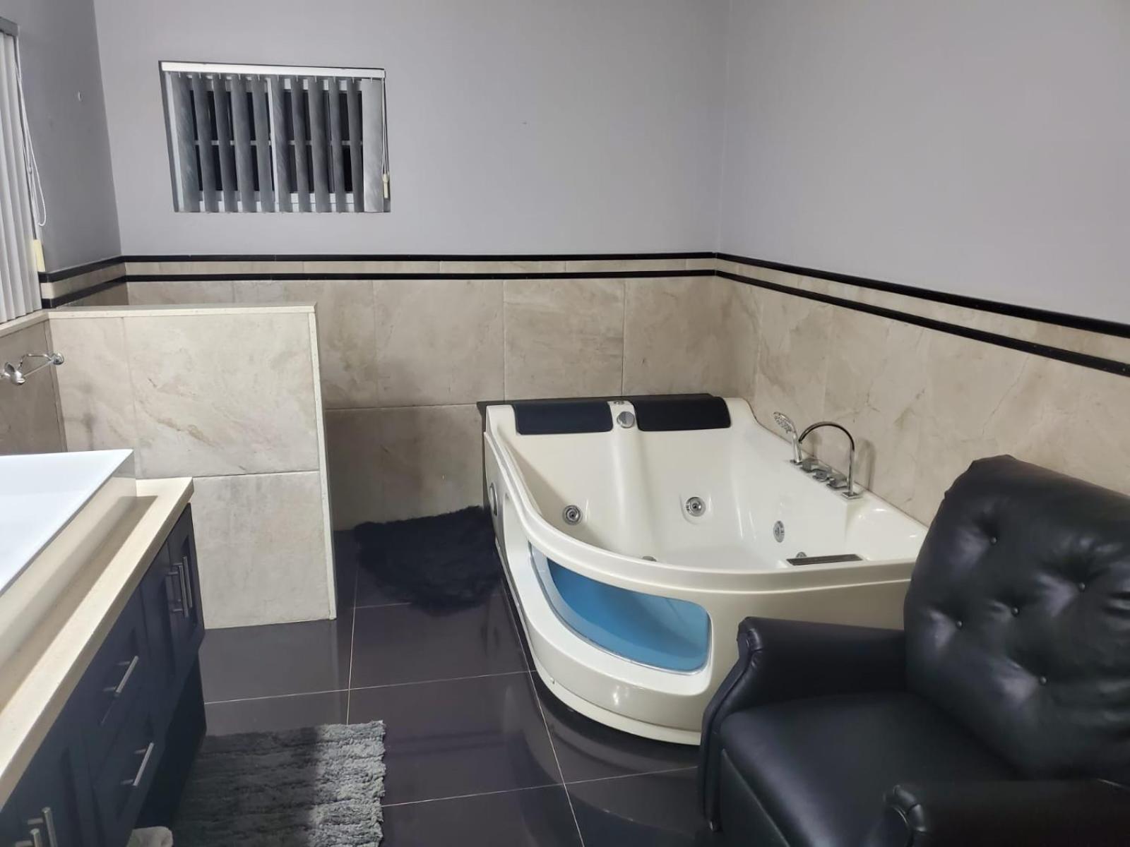 The Palms- Caribbean Estates -10 Minutes From The Beach- Gated Community Portmore Ngoại thất bức ảnh